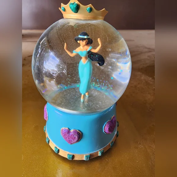 Princess Jasmine Snow Globe with Crown and Hearts Aladdin Walt Disney - Picture 5 of 5